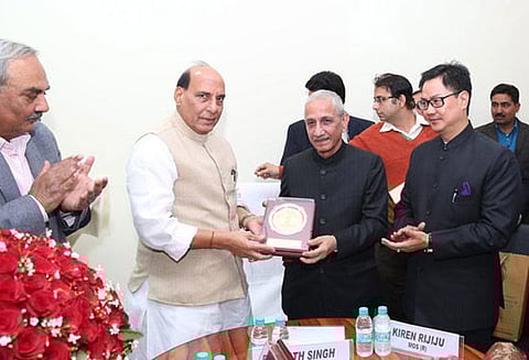 காஷ்மீர் விவகாரத்தில் தீர்வு காண மத்திய அரசு சார்பில் சிறப்பு அதிகாரி நியமனம்: ராஜ்நாத் சிங்