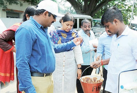 டெங்கு கொசுப்புழு உற்பத்தியாக காரணமாக இருந்த 30 நிறுவனங்களுக்கு அபராதம்