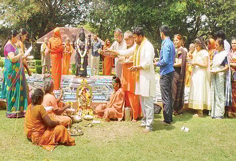 காவிரியை பாதுகாக்க வலியுறுத்தி விழிப்புணர்வு ரத யாத்திரை குழு மண்டியா வந்தது