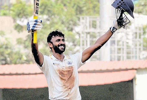 மும்பைக்கு எதிரான ரஞ்சி கிரிக்கெட்: தமிழக அணி 450 ரன்கள் குவிப்பு யோமகேஷ் சதம் அடித்தார்