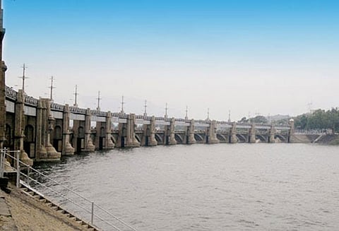 மேட்டூர் அணையில் இருந்து பாசனத்துக்கு தண்ணீர் திறப்பு 12 ஆயிரம் கனஅடியாக குறைப்பு