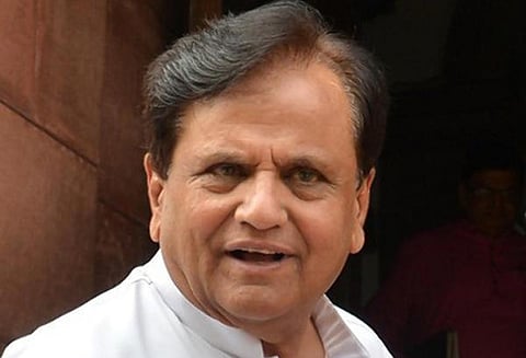 குஜராத் மாநிலத்தில் ஐ.எஸ். பயங்கரவாதி வேலை பார்த்த ஆஸ்பத்திரியுடன் காங். தலைவர் நெருக்கம்