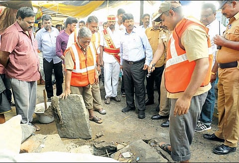 தர்மபுரி நகரில் டெங்கு கொசுக்களை ஒழிக்க தீவிர நடவடிக்கை கலெக்டர் நேரில் ஆய்வு