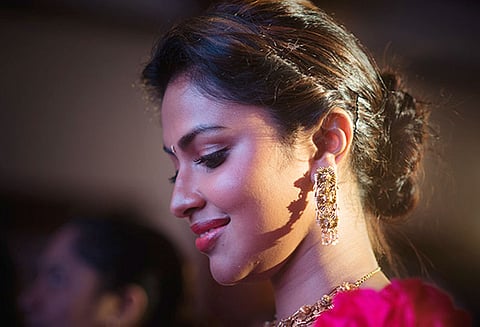 ரூ.1 கோடிக்கு மேல் வரி செலுத்திய என்னை துன்புறுத்துவதா? நடிகை அமலாபால் ஆவேசம்