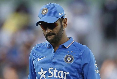 20 ஓவர் போட்டியில் டோனி இளம் வீரர்களுக்கு வழிவிட வேண்டும்: வி.வி.எஸ்.லட்சுமண்