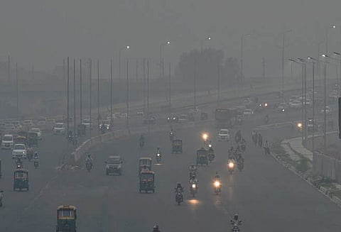 டெல்லியில் தொடர்ந்து புகை மூட்டம்: 8 ரயில்கள் ரத்து செய்யப்பட்டன