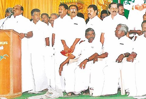 தஞ்சையில் எம்.ஜி.ஆர். நூற்றாண்டு விழா சிறப்பாக நடத்தப்படும் வைத்திலிங்கம் எம்.பி. பேச்சு