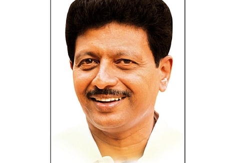 30 வருடங்களாக கூட இருந்து உதவிகள் செய்த சசிகலாவுக்கு உரிய பாதுகாப்பை வழங்க ஜெயலலிதா தவறி விட்டார்