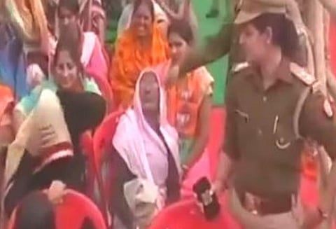 யோகி ஆதித்யநாத் கூட்டத்தில் பெண்ணை புர்காவை நீக்க வலுக்கட்டாயப்படுத்தியது தொடர்பாக விசாரணைக்கு உத்தரவு