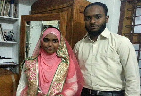 படிப்பை தொடர அனுமதித்த சுப்ரீம் கோர்ட்டின் முடிவை வரவேற்கிறேன்: ஹாதியாவின் தந்தை