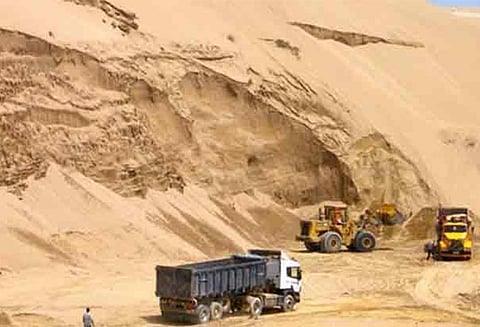 6 மாதத்தில் அனைத்து மணல் குவாரிகளையும் மூட வேண்டும் மதுரை ஐகோர்ட் கிளை உத்தரவு