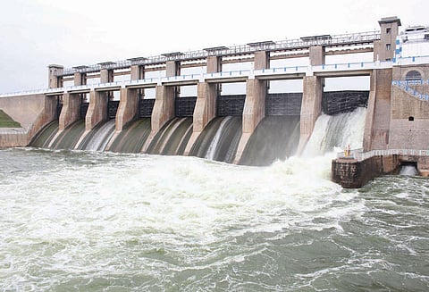 கிருஷ்ணகிரி அணை மதகு உடைந்தது: மீட்பு பணிகளுக்காக பொதுப்பணித்துறை உயர்மட்ட சிறப்பு குழு இன்று வருகை