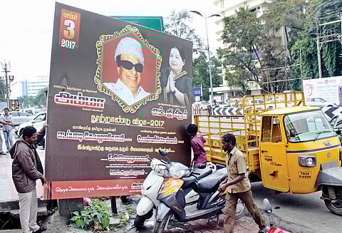 சென்னை ஐகோர்ட்டு உத்தரவின்படி கோவையில் 271 விளம்பர பேனர்கள் அகற்றப்பட்டன