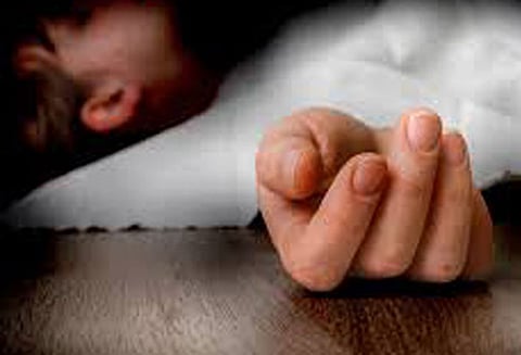 மாடியில் துணி காயப்போடும் போது மின்சாரம் தாக்கி சிறுமி பலி