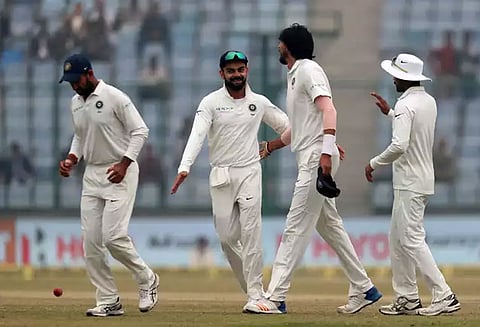 டெல்லி டெஸ்ட்: இலங்கை அணி திணறல், இந்திய அணிக்கு வெற்றி வாய்ப்பு பிரகாசம்