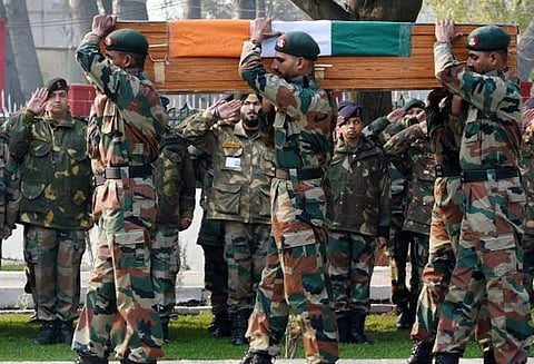 திருமணத்திற்கு நிச்சயித்த ராணுவ வீரர் மரணம் அடைந்த அதிர்ச்சியில் இளம்பெண் தற்கொலை