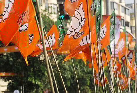 குஜராத் மற்றும் இமாசல பிரதேச சட்டசபை தேர்தல் முடிவுகள்: தொடர்ந்து பாரதீய ஜனதா முன்னிலை