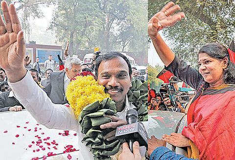 பரபரப்பான 2ஜி வழக்கில் கனிமொழி, ஆ.ராசா விடுதலை தனிக்கோர்ட்டு நீதிபதி தீர்ப்பு