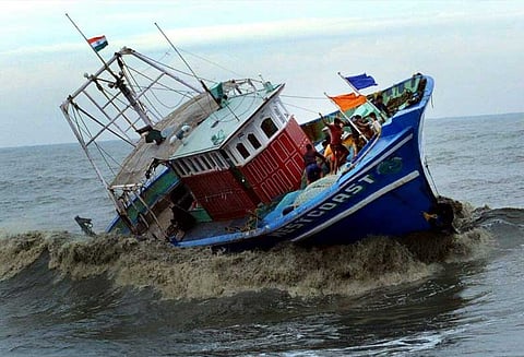 பாராளுமன்ற குளிர் கால கூட்டத்தொடர்: ஓகி புயல் குறித்து இன்று மக்களவையில் விவாதம்