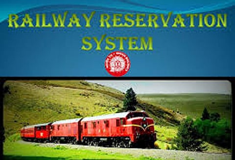 திசையன்விளையில் ரெயில் டிக்கெட் முன்பதிவு மையத்துக்கு தனி பணியாளர் நியமிக்க வேண்டும் பொதுமக்கள் கோரிக்கை