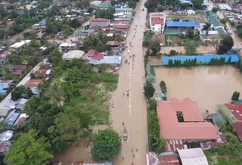 பிலிப்பைன்சில் சூறாவளி தாக்குதலால் நில சரிவில் புதைந்த கிராமம்; பலி எண்ணிக்கை 90 ஆக உயர்வு