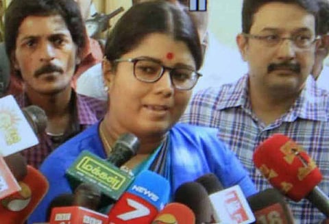 ஜெயலலிதா-சசிகலா பேசிக் கொள்ளும் காட்சியை துண்டித்து விட்டு வீடியோ வெளியிட்டு உள்ளனர் - கிருஷ்ணப்பிரியா