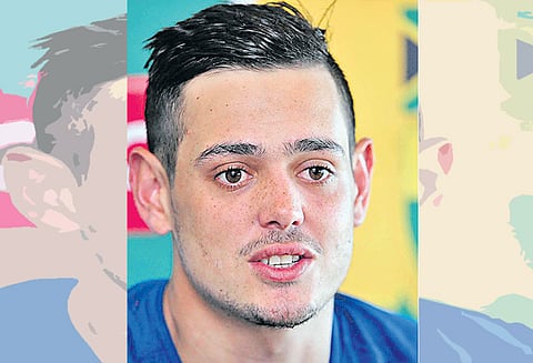 தென்ஆப்பிரிக்க வீரர் டி காக் காயத்தால் அவதி