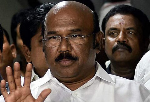 தி.மு.க.வும், தினகரனும் ஜனநாயகத்தை சீரழித்தவர்கள் அமைச்சர் ஜெயக்குமார் குற்றச்சாட்டு