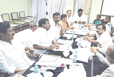 லிங்காரெட்டிப்பாளையம் கூட்டுறவு சர்க்கரை ஆலையில் சட்டமன்ற குழுவினர் ஆய்வு