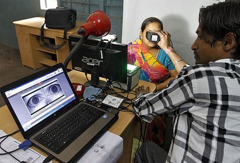 ரூ.500க்கு ஆதார் தகவல்கள் விற்கப்படுகிறதா? தனித்துவ அடையாள ஆணையம் மறுப்பு