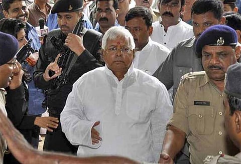 மாட்டுத் தீவன ஊழல் வழக்கு : லாலு பிரசாத் உள்பட 7 பேருக்கு மூன்றரை ஆண்டுகள் சிறைத்தண்டனை