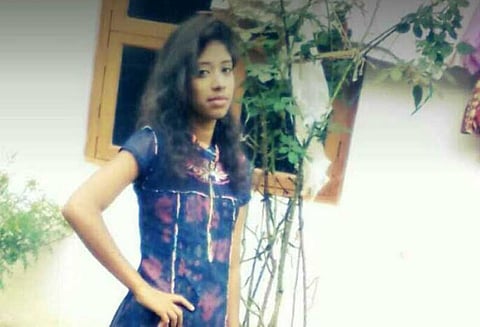 இந்து அல்லாத வாலிபர்களுடன் சுற்றும் மாணவிகளுக்கு பஜ்ரங்தள் அமைப்பு எச்சரிக்கை