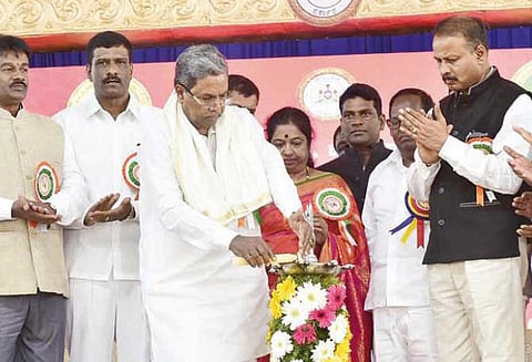 ஒரே மேடையில் என்னுடன் விவாதிக்க எடியூரப்பா தயாரா? சித்தராமையா கேள்வி