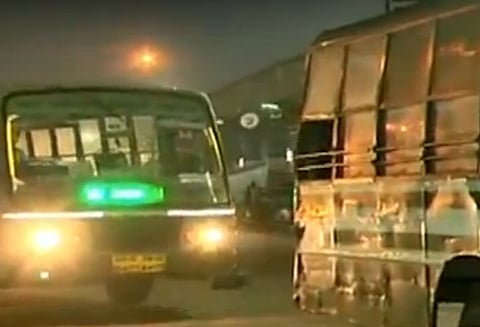 போராட்டம் வாபஸ்: 8 நாட்களுக்கு பிறகு தமிழகத்தில் முழு அளவில் பேருந்துகள் இயக்கம்