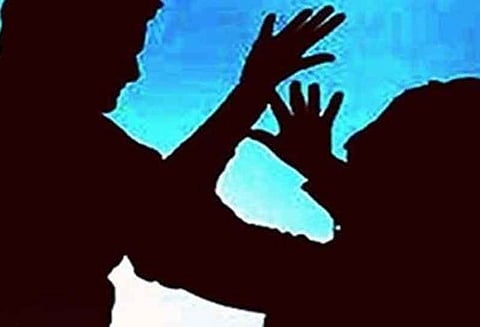 டெல்லியில் 52 வயது அமெரிக்க பெண்ணிடம் தகாத முறையில் நடந்த 25 வயது வெளிநாட்டுவாழ் இந்தியர் கைது