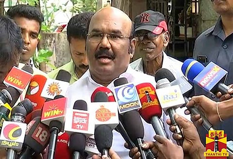 குருமூர்த்தி சொல்வதெல்லாம் நடக்க அவர் என்ன தேவதூதரா?-அமைச்சர் ஜெயக்குமார்