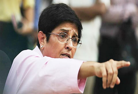 நிதித்துறை செயலாளர் பற்றி குறை சொல்ல வேண்டாம், கவர்னர் கிரண்பெடி கருத்து