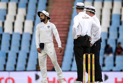 நடுவரிடம் விதிமீறலில் ஈடுபட்டதாக இந்திய அணி கேப்டன் விராட் கோலிக்கு 25 சதவீதம் அபராதம் - ஐசிசி.