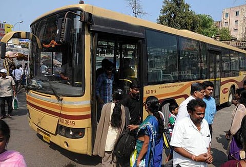 பஸ் கட்டண உயர்வை கண்டித்து போராட்டம் நீடிப்பு சென்னையில் மாணவர்கள் ஆர்ப்பாட்டம்