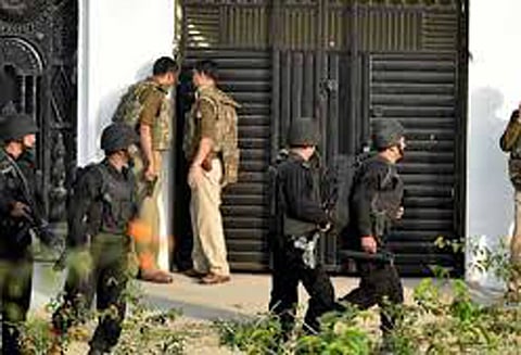 தீவிரவாதிகள் தடுப்பு படைகள் அமைப்பு குடியரசு தின விழாவையொட்டி பலத்த பாதுகாப்பு ஏற்பாடு