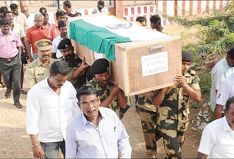 திரிபுராவில் இறந்த எல்லை பாதுகாப்பு படை வீரர் உடல் அடக்கம் தூத்துக்குடியில் நடந்தது