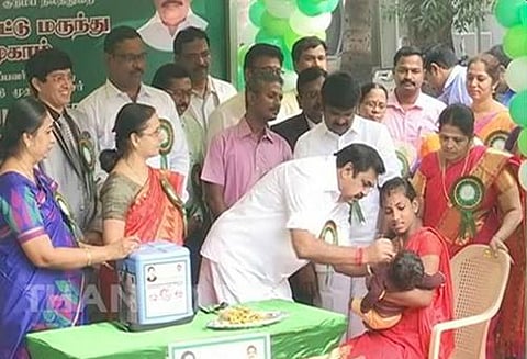 போலியோ சொட்டு மருந்து முகாம் முதல் அமைச்சர் பழனிசாமி சென்னையில் இன்று தொடங்கி வைத்தார்