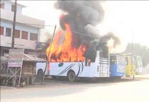 “பாகிஸ்தானுக்கு எதிரான கோஷம் எழுப்பி இஸ்லாமியர்கள் பகுதிக்கு செல்வது டிரண்ட் ஆகிவிட்டது” உ.பி. மாஜிஸ்திரேட்