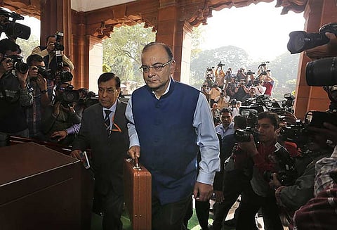 வருமான வரி விலக்கு உச்சவரம்பை ரூ. 3 லட்சமாக உயர்த்தலாம் பாரத ஸ்டேட் வங்கி அறிக்கை