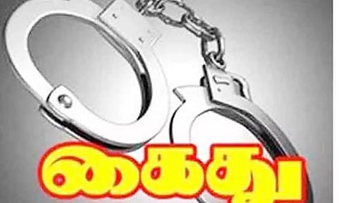 2 பேர் மீது அரிவாளால் தாக்குதல்