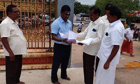 ராஜகோபுரம் கட்டுவது தொடர்பாக பண்ணாரி அம்மன் கோவிலில் அறநிலையத்துறை அதிகாரி திடீர் ஆய்வு