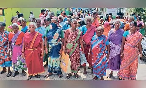 திருவள்ளூர் அருகே தேசிய ஊரக வேலை திட்டத்தில் பணி வழங்காததை கண்டித்து பொதுமக்கள் மறியல்