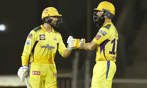 மொயின் அலி அதிரடி அரைசதம் - மறுமுனையில் அடுத்தடுத்து ஆட்டமிழக்கும் சென்னை வீரர்கள்..!!