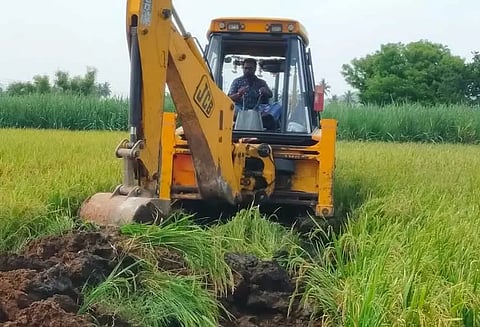 மூக்கனூர் ஏரி ஆக்கிரமிப்பு அகற்றம்