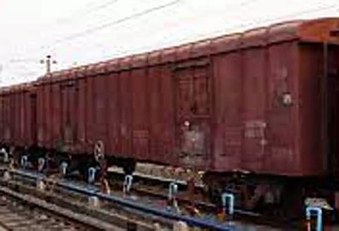 நாமக்கல்லுக்கு சரக்கு ரெயிலில் 3,640 டன் ரேஷன் அரிசி வந்தது